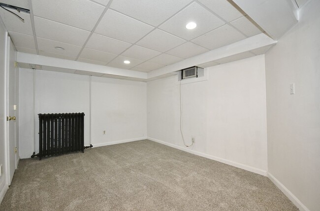 Building Photo - Triplex