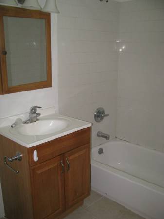 1st FL Bathroom - 73 Sherman St