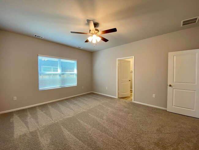 Building Photo - Stylish Comfort Awaits! Brand New 3-Bed Ho...