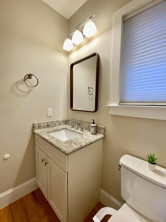 Building Photo - 305 Mallard Ave