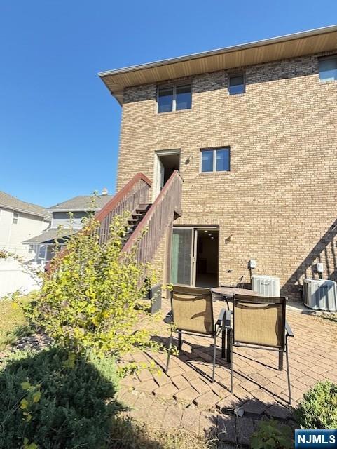 Building Photo - 440 Lawton Ave