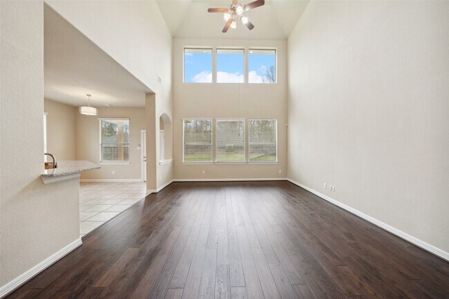 Building Photo - 28510 Lazy Rock Dr