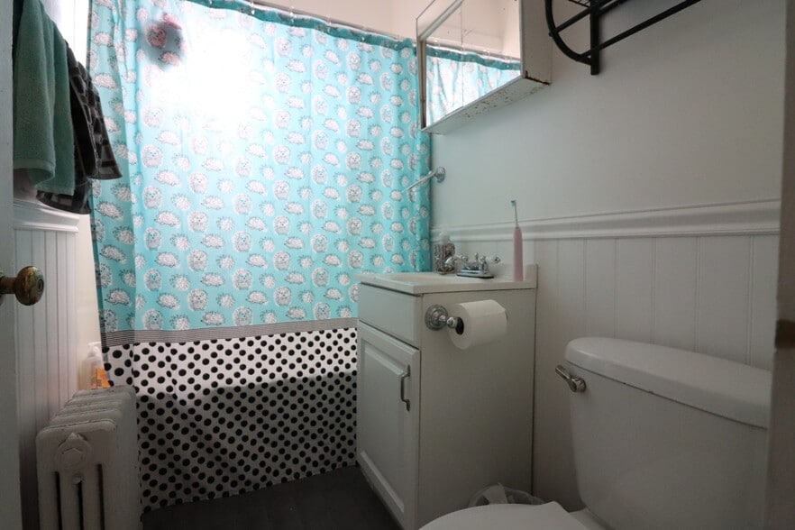 Building Photo - 1999 Commonwealth Ave