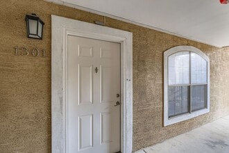 Building Photo - Medical Center Condo!