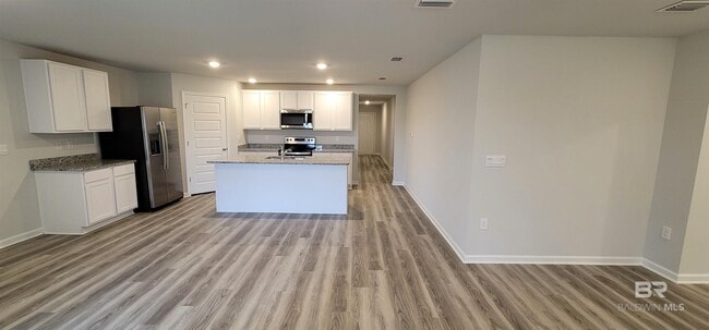 Building Photo - 388 Winters Ave