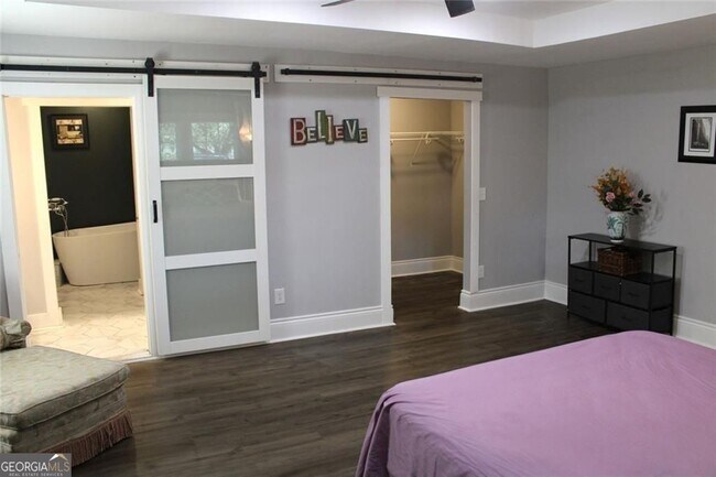 Building Photo - 4495 Kent Rd