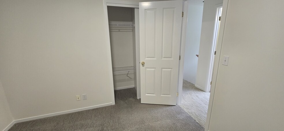 Building Photo - 10824 NE 144th Ct