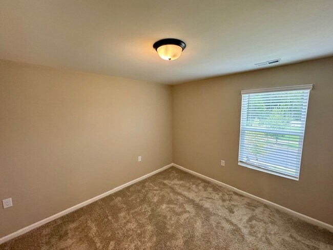 Building Photo - Might as well be brand new!