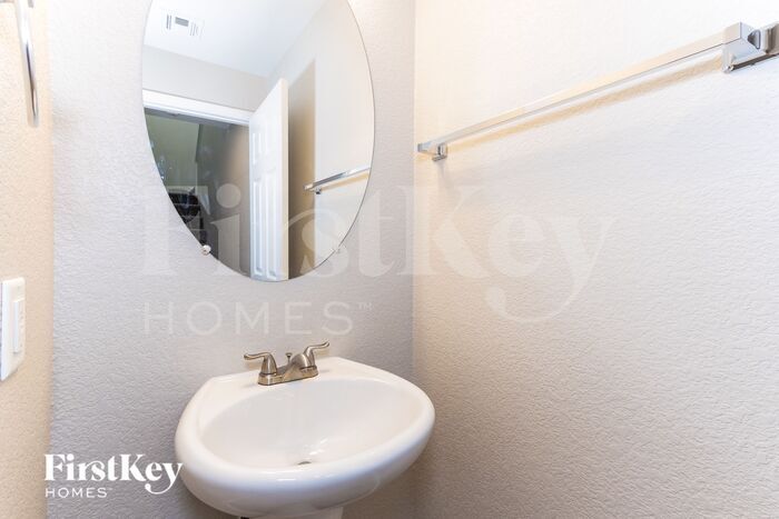 Building Photo - 6455 Haypress Ct