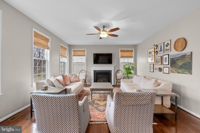 Building Photo - 35507 St James Dr