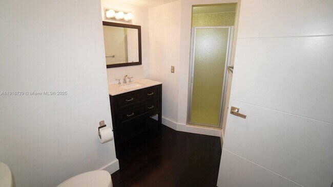 Building Photo - 1351 NE Miami Gardens Dr