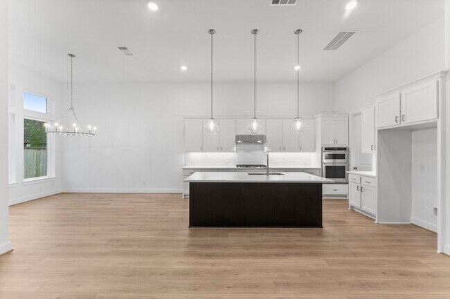 Building Photo - 26915 Longwood Ledge Ln