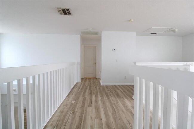 Building Photo - 16543 Cedar Run Dr