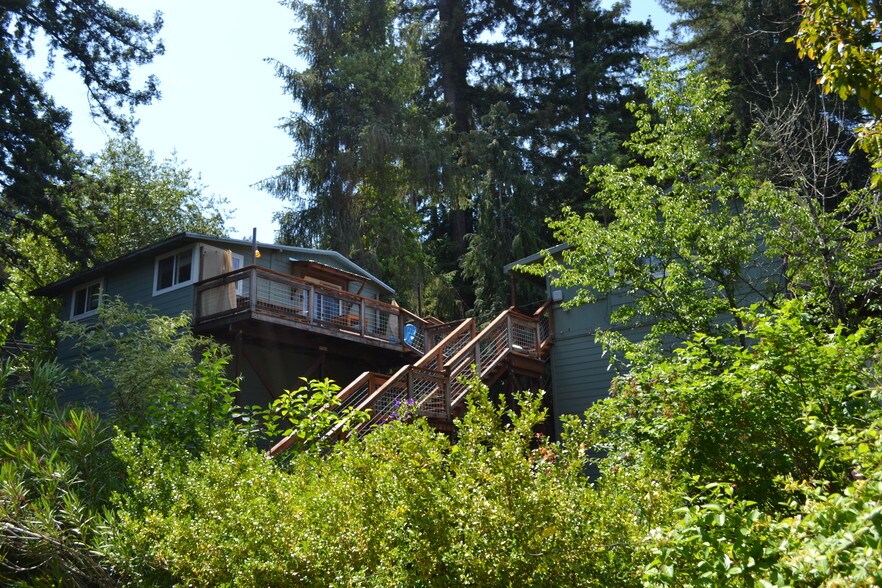 Front of House - 9870 River Rd