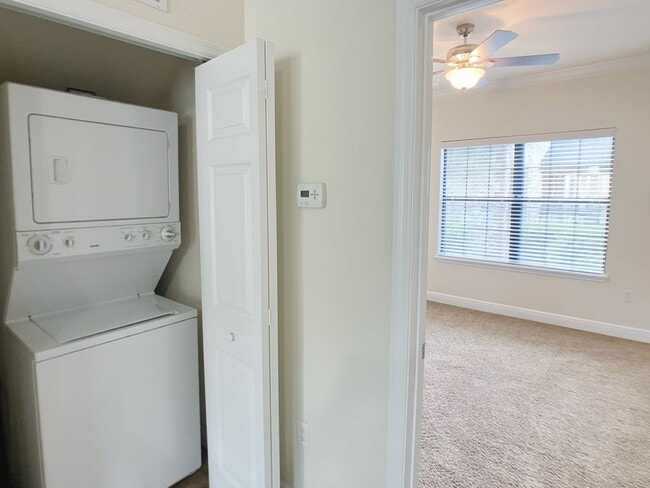 Building Photo - Margaret's Manor - Beautiful 2 Bedroom, 2 Bathroom Apartment