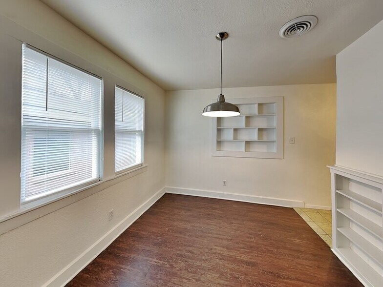 Building Photo - 2911 Ryan Ave