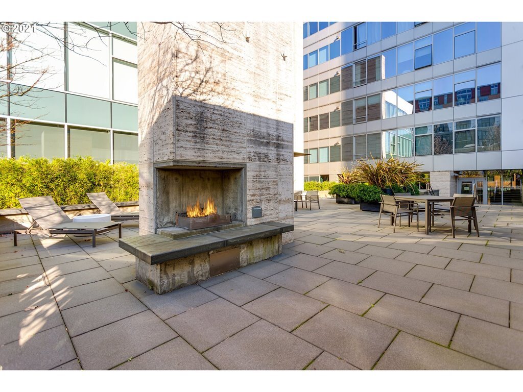 outdoor common area fireplace - 1001 NW Lovejoy St