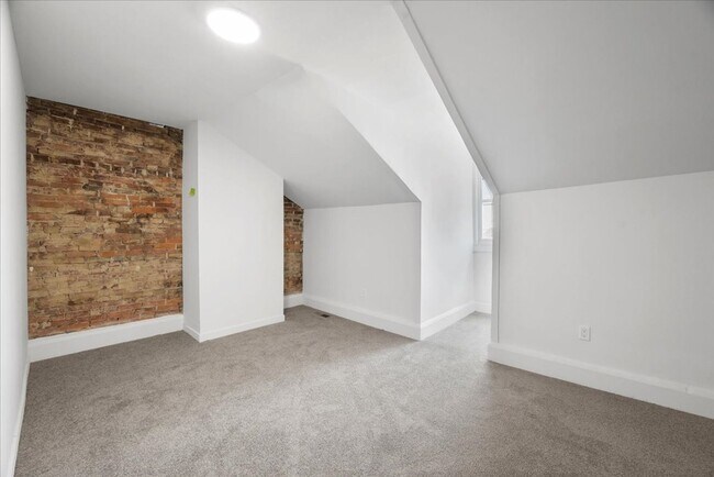 Building Photo - 93 43rd St