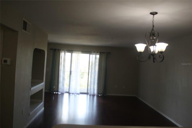 Building Photo - 13929 Fairway Island Dr