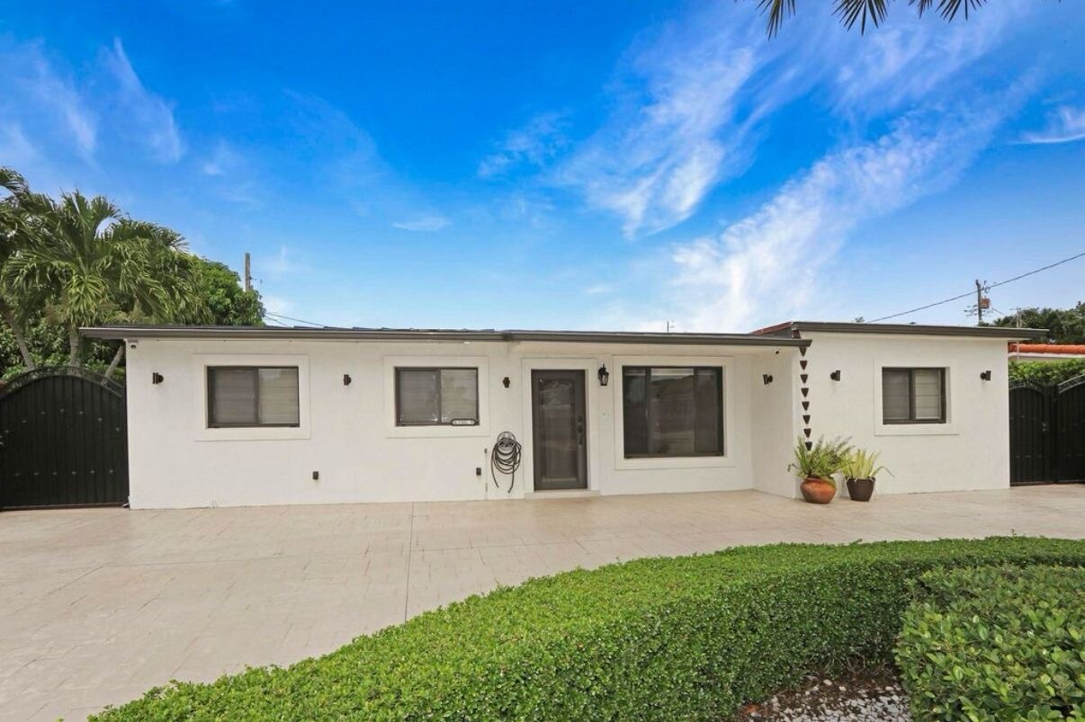 Building Photo - 16930 NW 54th Ave