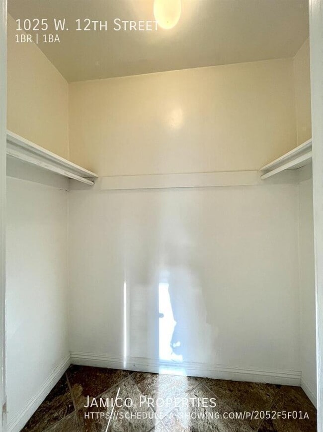 Building Photo - 1025 W 12th St