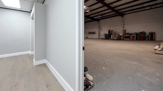 Building Photo - 9220 Rasmus Dr