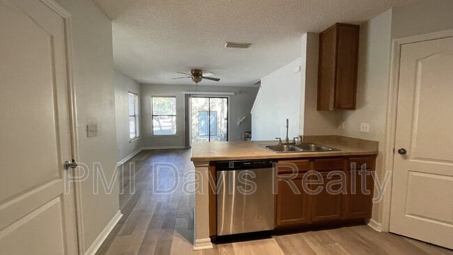 Building Photo - 4609 Playschool Dr