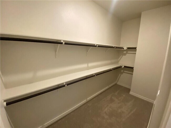 Building Photo - 1301 Low Branch Ln