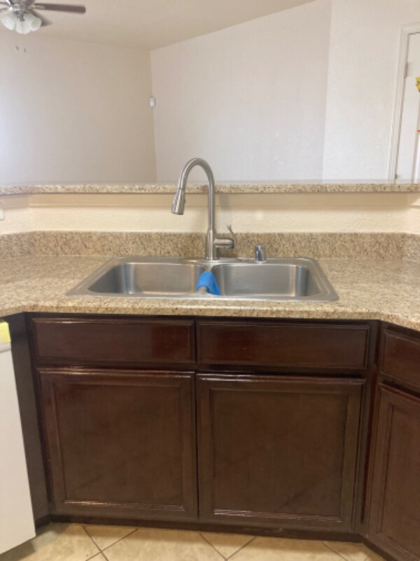 Building Photo - 5909 Cielo De Oro Pl