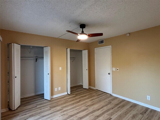 Building Photo - 1401 SW 135th Terrace