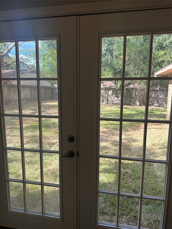 Building Photo - 29031 Elmwood Dr