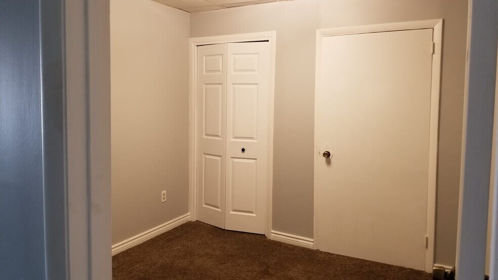 Ample closet space in this bedroom - 424 Waddell Ave
