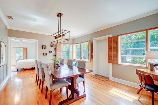 Building Photo - 411 26th St