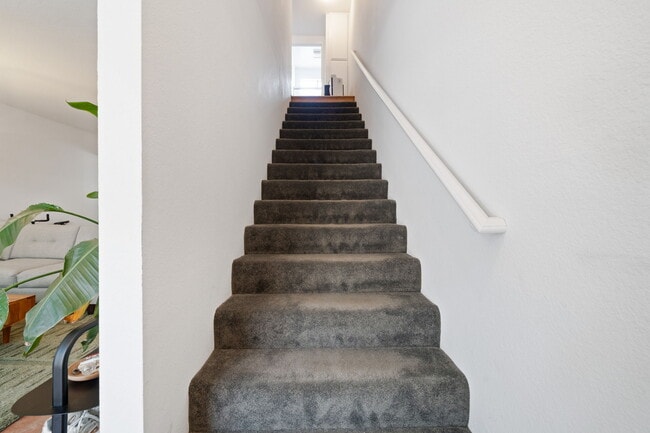 Building Photo - 12726 Mitchell Ave