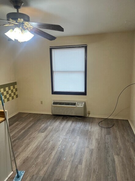 Building Photo - 105 Chicora Rd