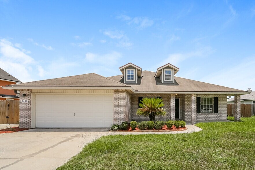 Primary Photo - 2452 Royal Pointe Dr