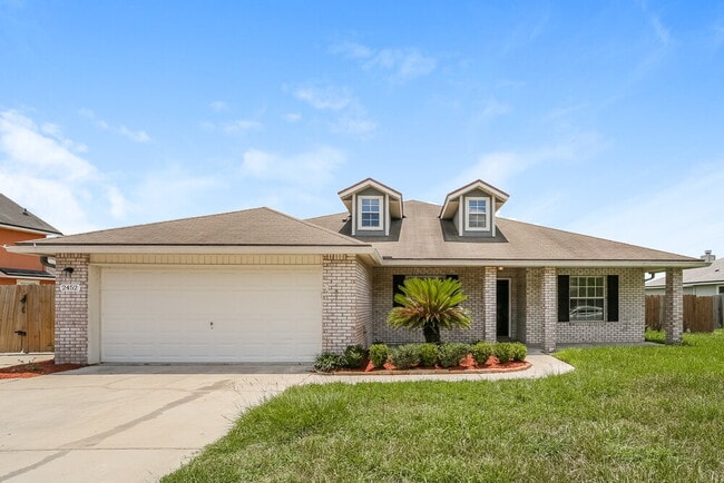 Building Photo - 2452 Royal Pointe Dr