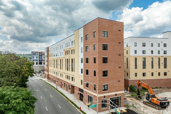 Building Photo - 72 S Essex Ave
