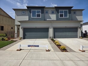 Building Photo - Brand New 3 Bedroom 2 1/2 bath Townhouse