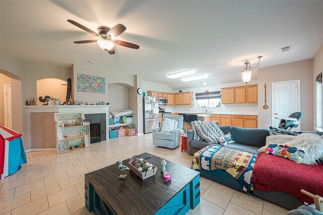 Building Photo - 1602 Rustic Hollow Ln