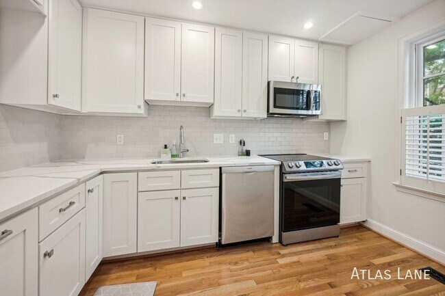 Building Photo - Professionally Managed Home In Gated  Comm...