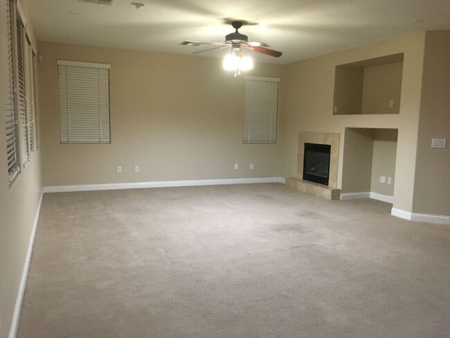 Building Photo - 5 BD 4 BTH Two Story Home Available in Aliante