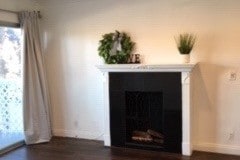 Living room - 3565 Linden Ave