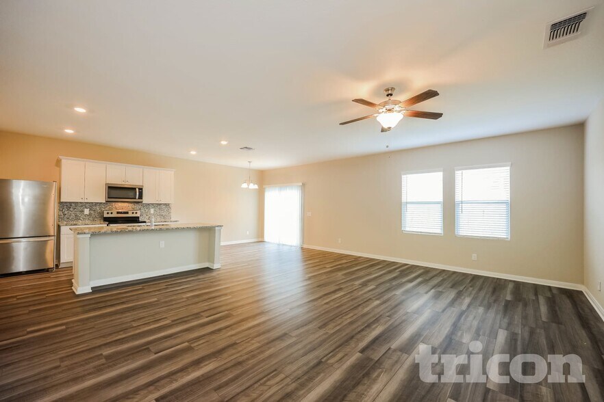 Building Photo - 14616 Maple Ter