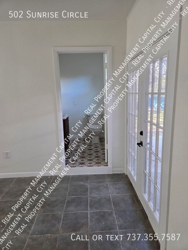 Building Photo - 502 Sunrise Cir