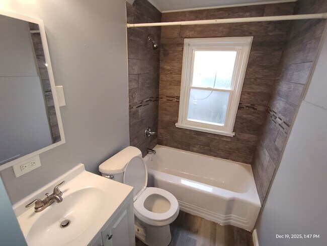 Building Photo - Stunning 3-Bed Bungalow