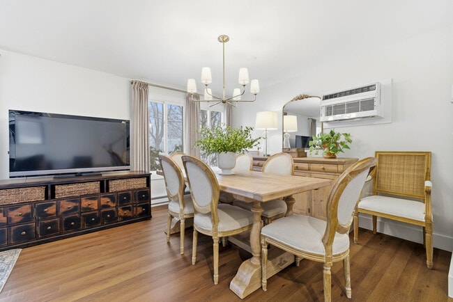 Building Photo - 60 Cinnamon Spring