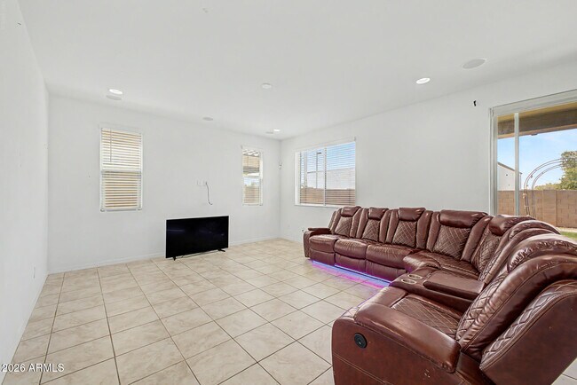Building Photo - 5066 N 79th Ln