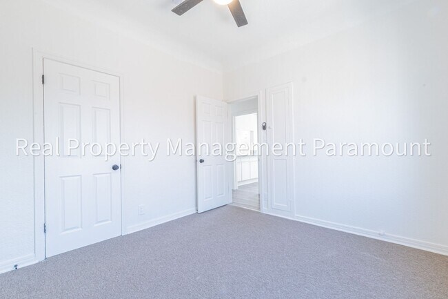 Building Photo - 2757 S Mansfield Ave