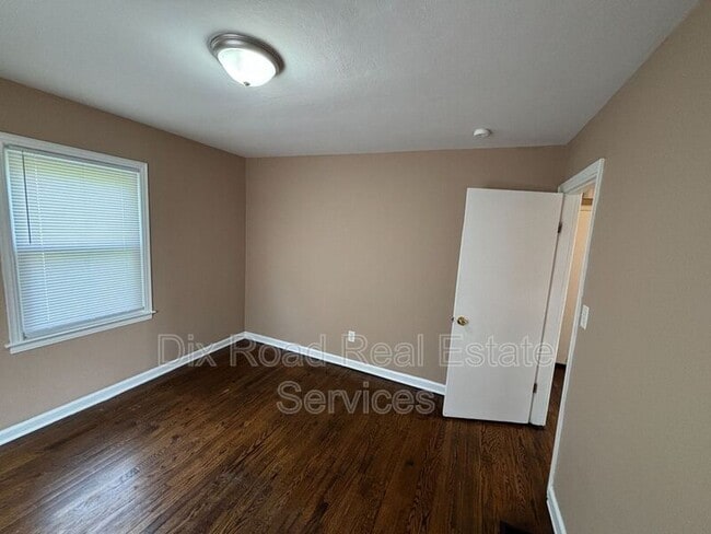 Building Photo - 1925 Highland St